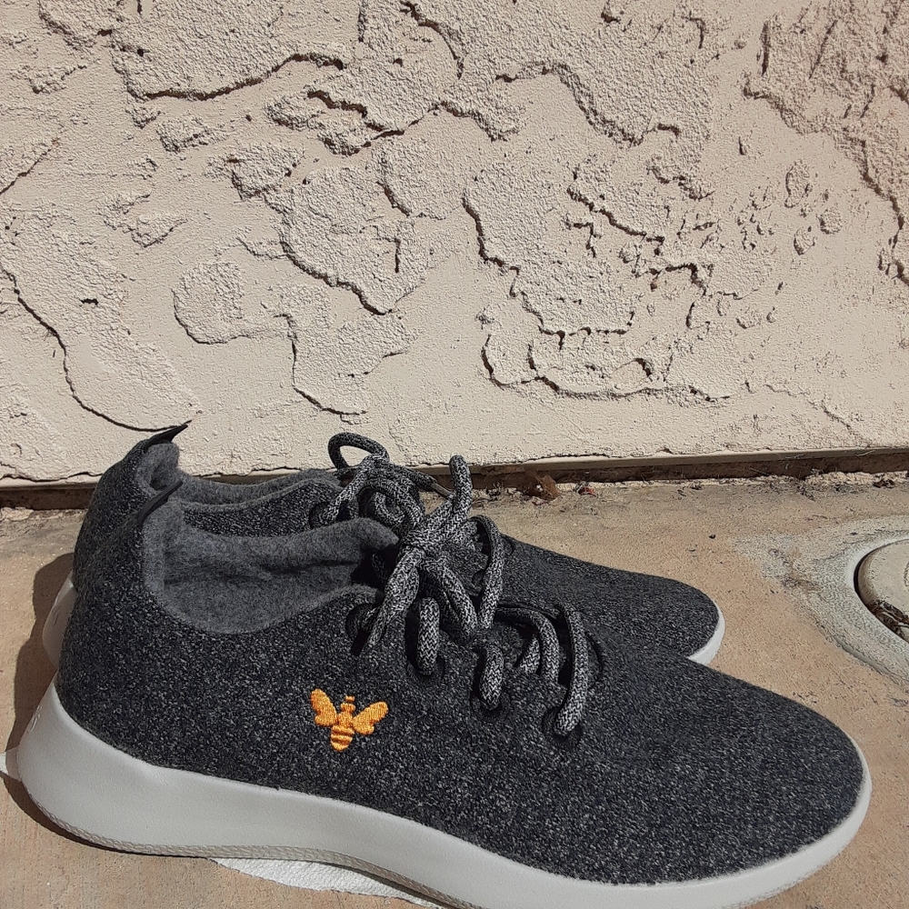 Allbirds wool runners natural Grey with custom embroidered bee mens 11